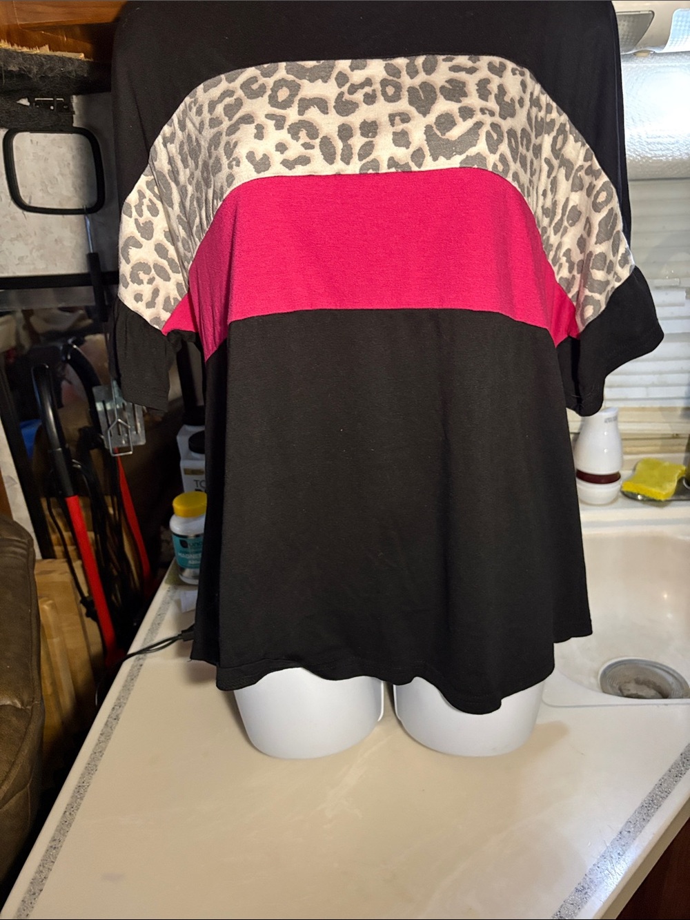 Colorblock Leopard Print Short Sleeve Top - Black & Pink